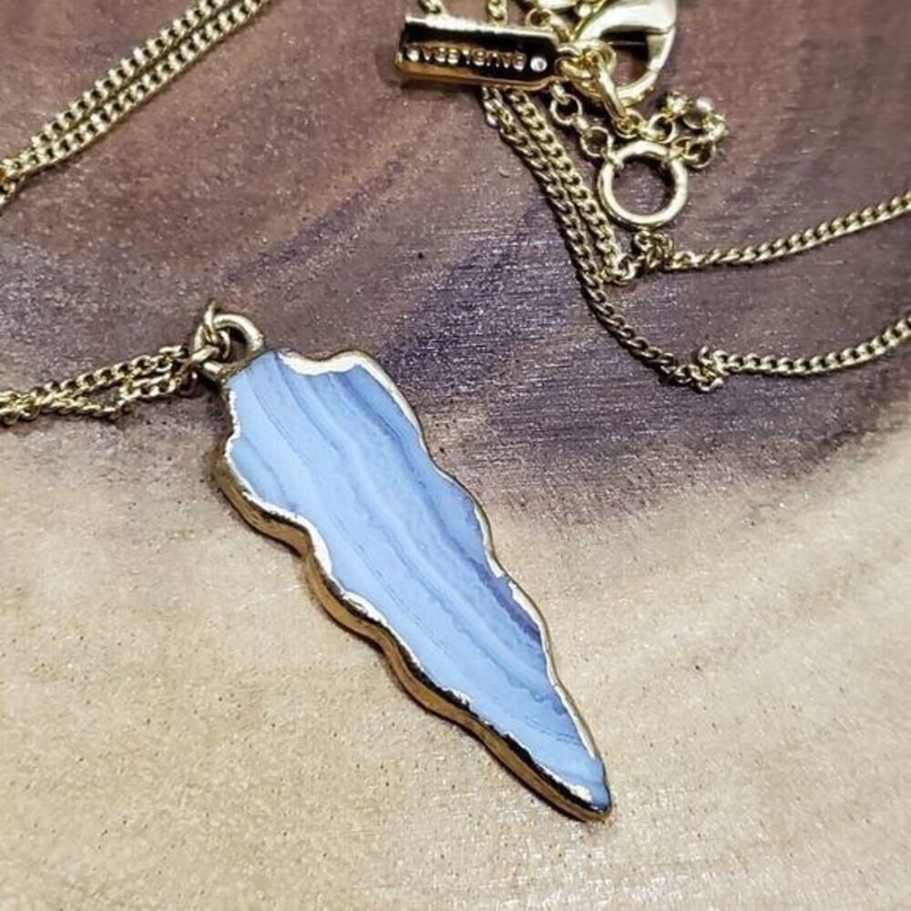 New BaubleBar‎ arrow necklace